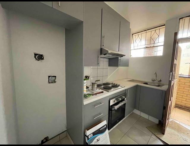 1 BEDROOM APARTMENT FOR SALE IN YEOVILLE